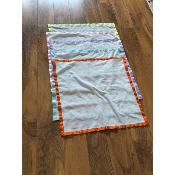 Crate & Barrel Pastel Dinner Napkins 21" x21" NWOT Set of 8 - Picture 5 of 13